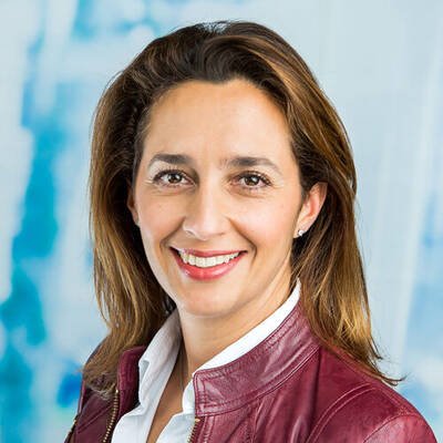 shirin-bemelmans-lalezari-linkedin-profielfotograaf-8033-lowres-medium